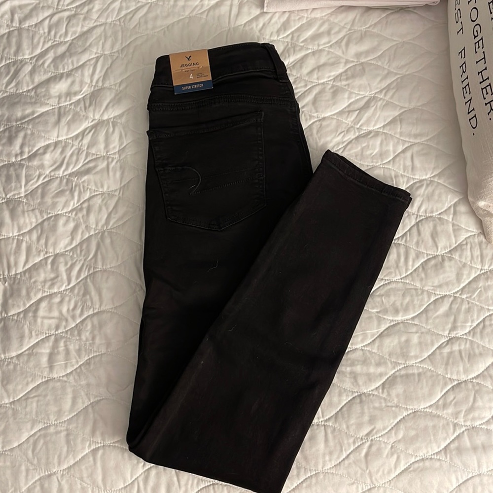 NWT American Eagle Black Jeggings 4 Short